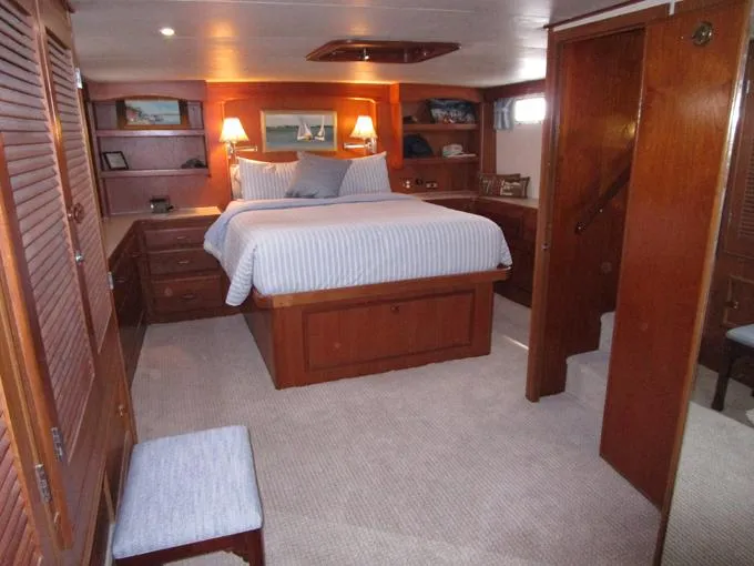 My Alibi Yacht Photos Pics Huge master cabin