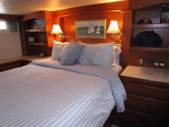 My Alibi Yacht Photos Pics Master queen size berth