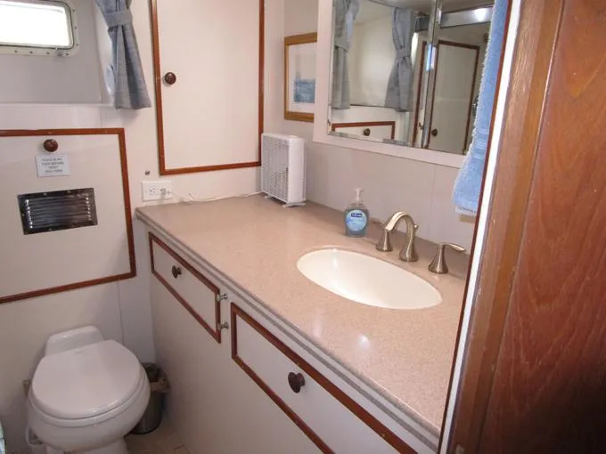 My Alibi Yacht Photos Pics Master head