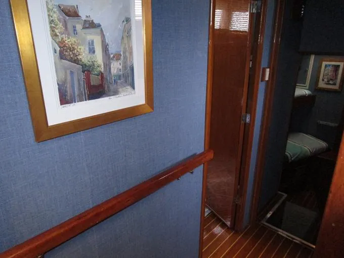 My Alibi Yacht Photos Pics Forward companionway