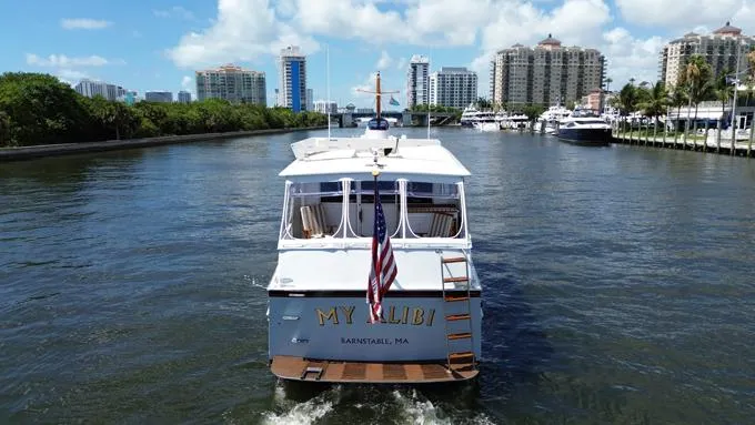 My Alibi Yacht Photos Pics Stern