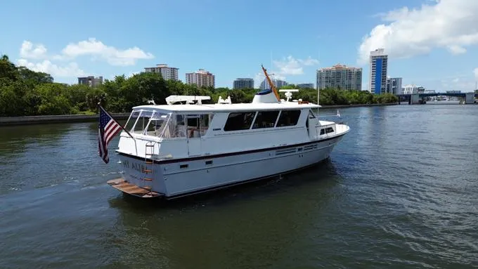 My Alibi Yacht Photos Pics Stern Quarter