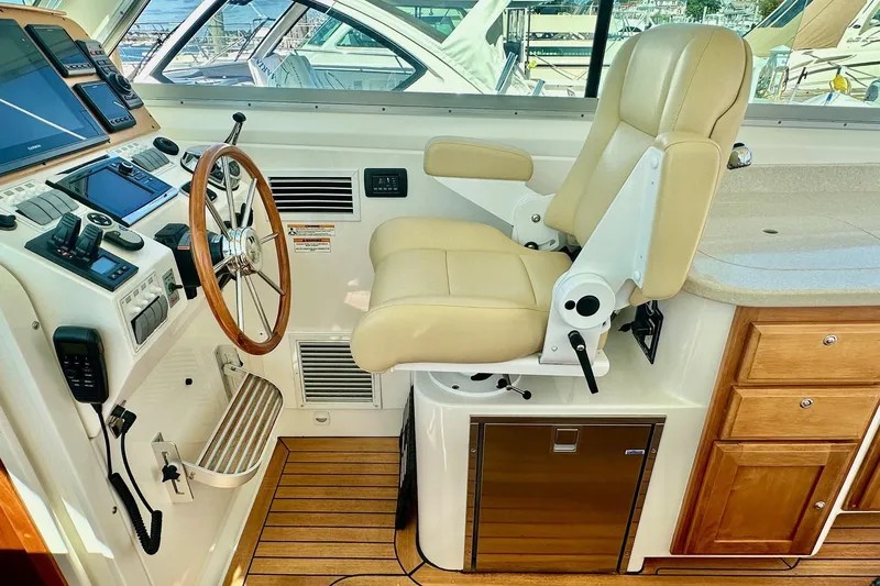 Steel'n Time Yacht Photos Pics Helm Station