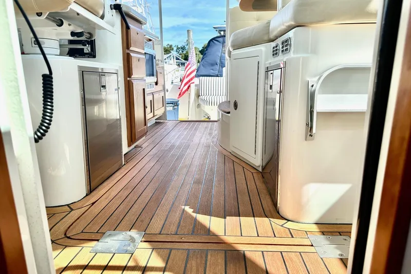 Steel'n Time Yacht Photos Pics Helm Deck Natural Teak