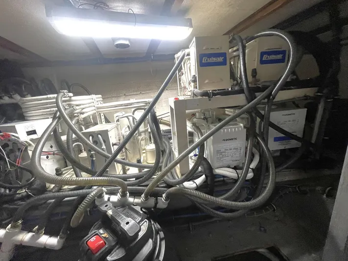 Gentle Ben Yacht Photos Pics AC CONDENSING UNITS FOR CLIMATE CONTROL