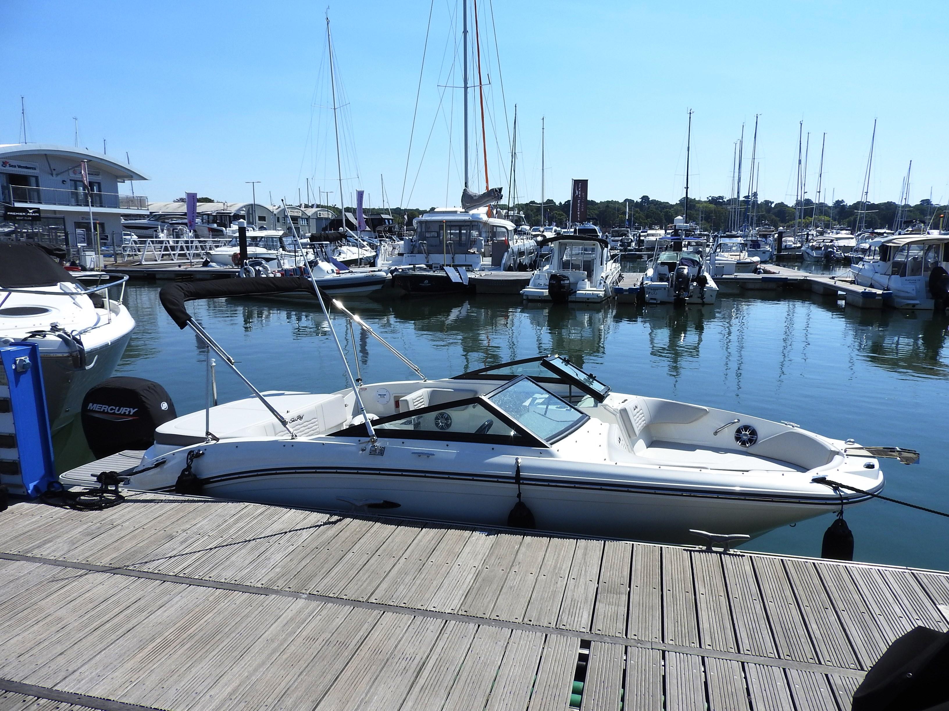 2021 Sea Ray 190 SPX OB
