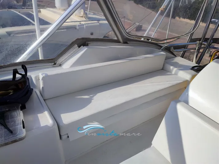  Yacht Photos Pics Hatteras 50 divano esterno