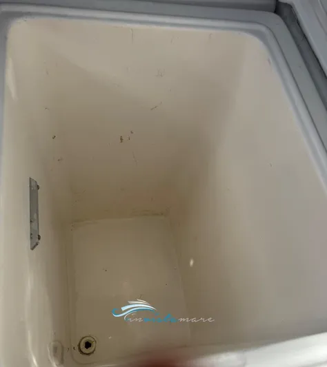  Yacht Photos Pics Hatteras 50 vasca