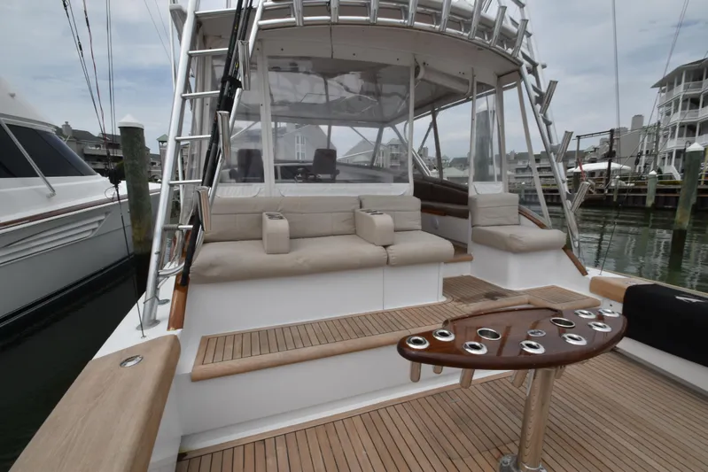 Close Call Yacht Photos Pics Mezzanine Seating