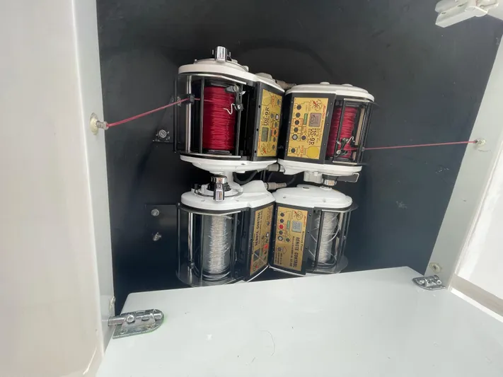 Close Call Yacht Photos Pics Overhead Electric Teaser Reels