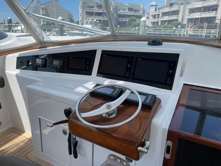 Close Call Yacht Photos Pics Helm Station