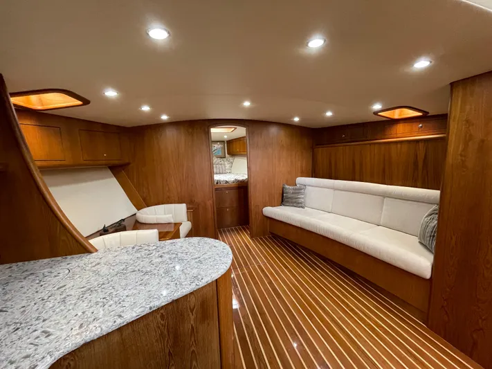 Close Call Yacht Photos Pics Down Below