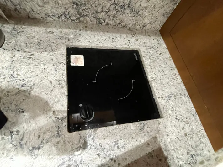 Close Call Yacht Photos Pics Cooktop