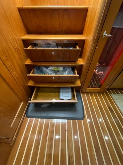 Close Call Yacht Photos Pics Step Storage