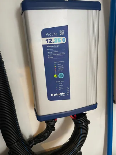 Close Call Yacht Photos Pics Battery Charger