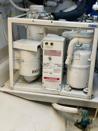 Close Call Yacht Photos Pics Eskimo 600 Icemaker