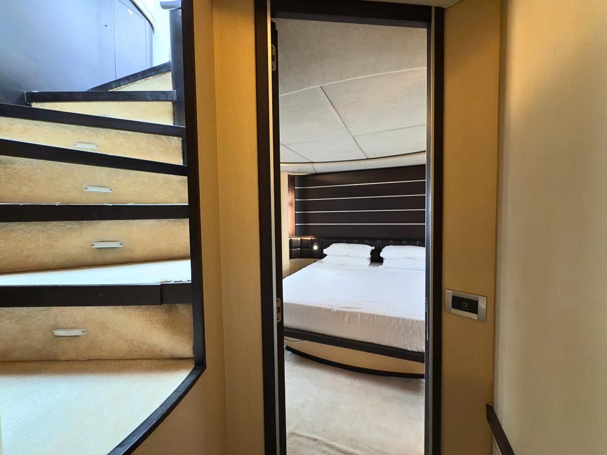2006 Azimut 88 