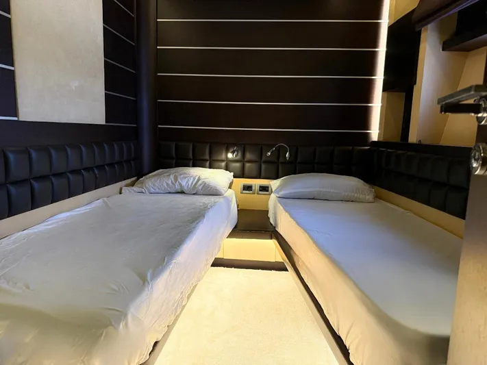  Yacht Photos Pics Interior of 2006 Azimut 86S yacht with twin beds and modern design.