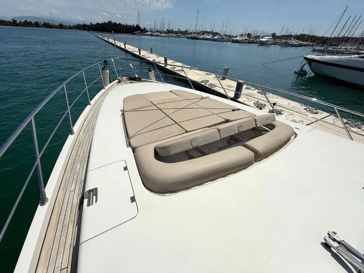  Yacht Photos Pics 2006 Azimut 86S yacht docked at marina, featuring spacious sun deck.