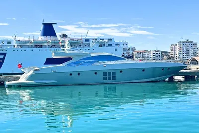2006 Azimut 86S