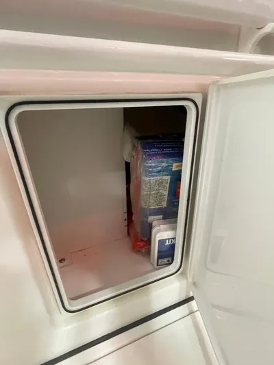 Slack Tide Yacht Photos Pics 