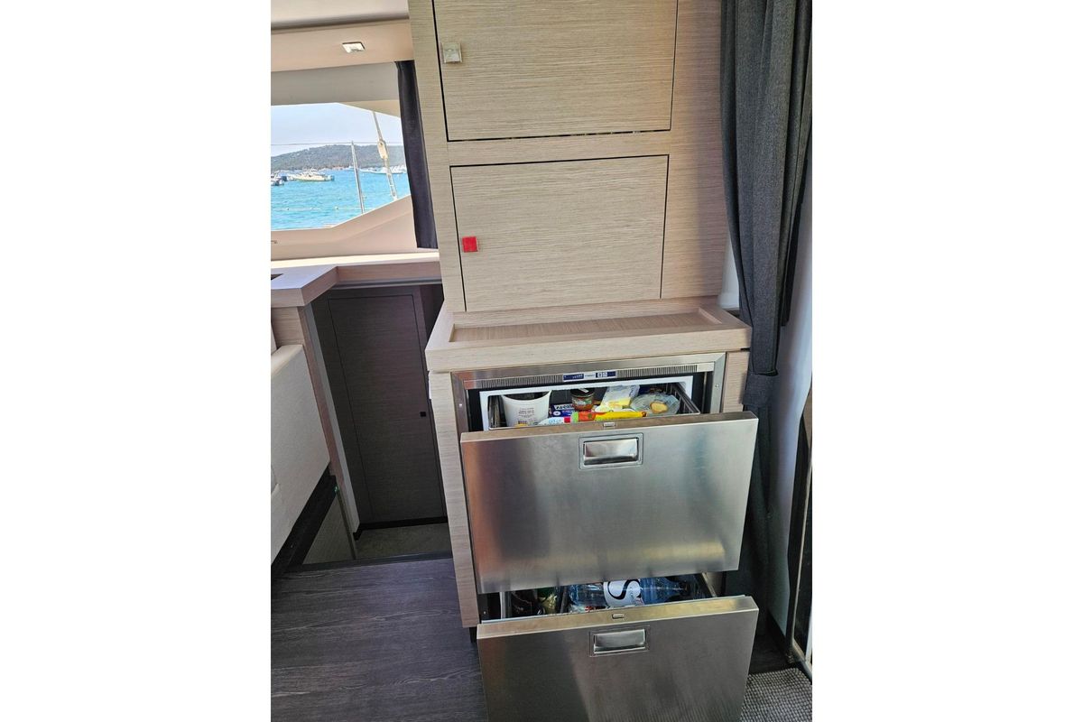 2021 Fountaine Pajot 42