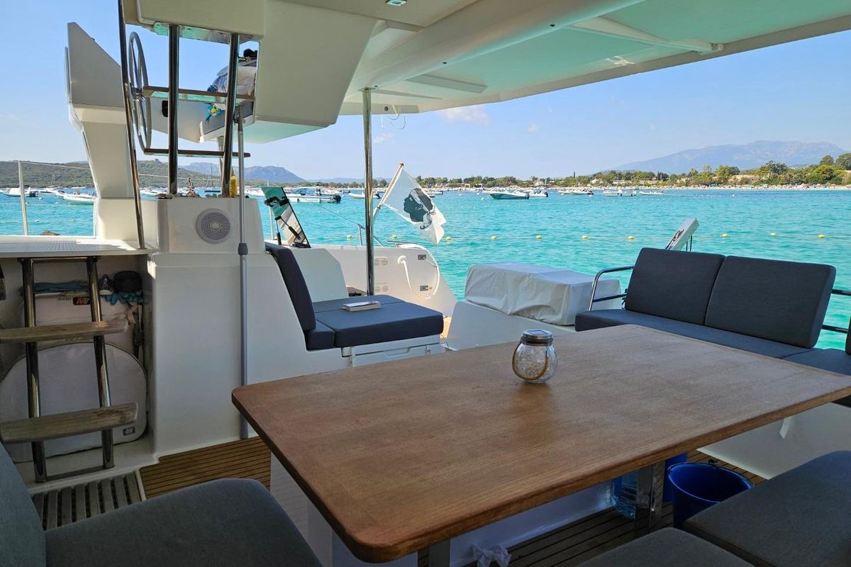 2021 Fountaine Pajot 42