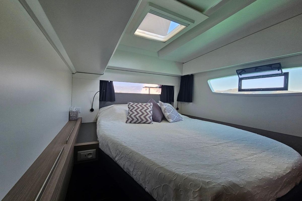 2021 Fountaine Pajot 42