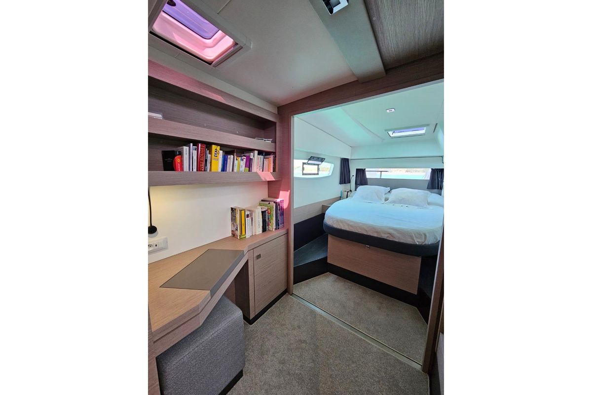 2021 Fountaine Pajot 42