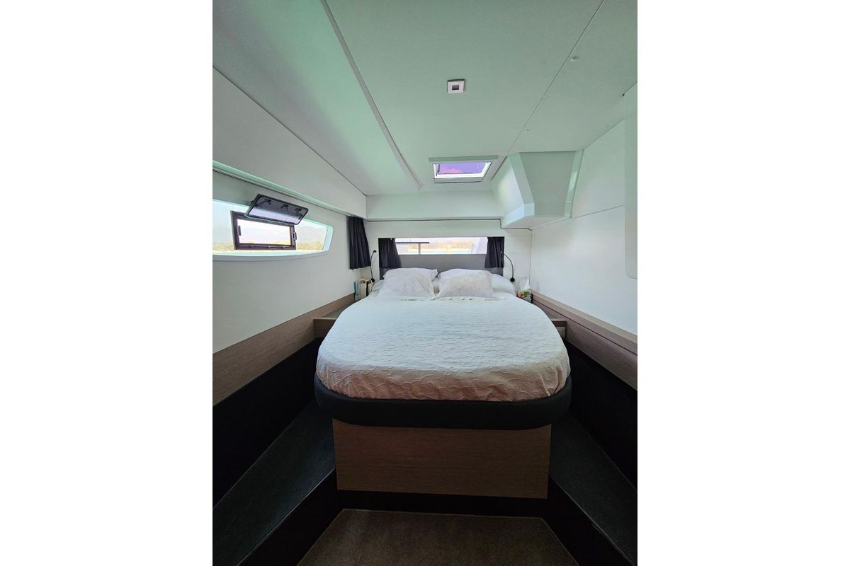 2021 Fountaine Pajot 42