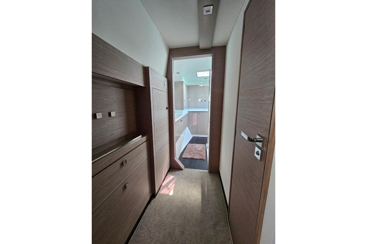 2021 Fountaine Pajot 42