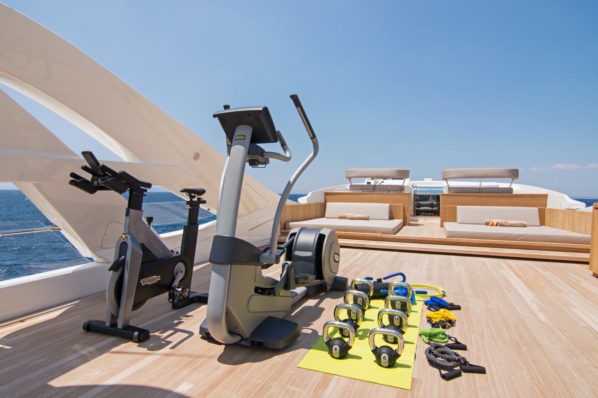 2002 Ferretti Yachts 111 