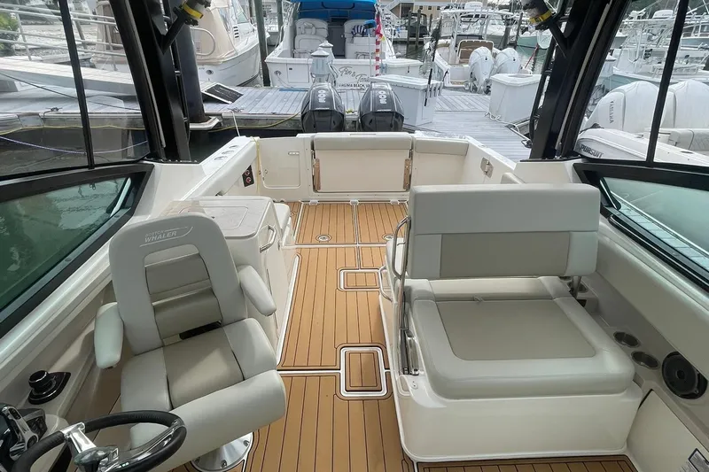 Why Wouldn't You Yacht Photos Pics COCKPIT OVERVIEW LOOKING AFT