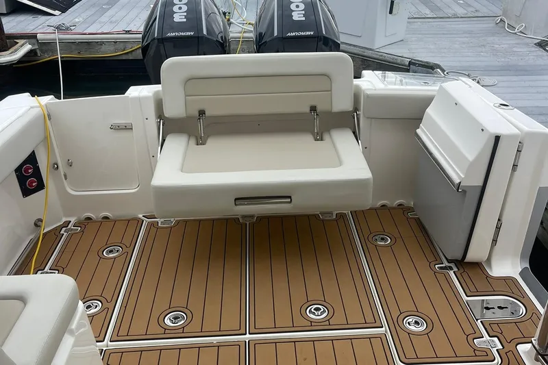 Why Wouldn't You Yacht Photos Pics AFT COCKPIT FOLD DOWN SEAT