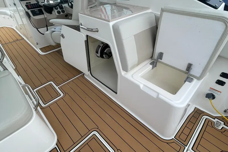 Why Wouldn't You Yacht Photos Pics COCKPIT WETBAR & SEATING TO STBD. & STORAGE AREAS