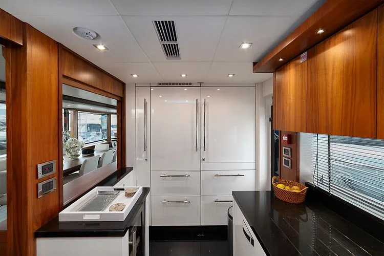 Future Yacht Photos Pics 2015 Sunseeker 28 Metre Yacht - Image 13