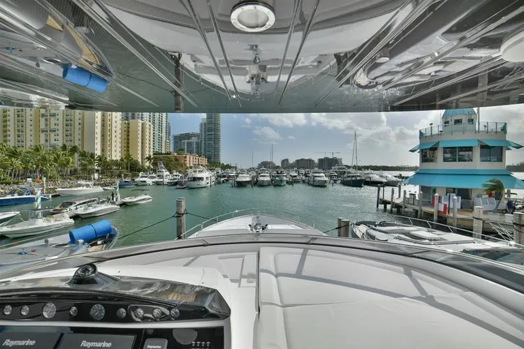 Future Yacht Photos Pics 2015 Sunseeker 28 Metre Yacht - Image 34