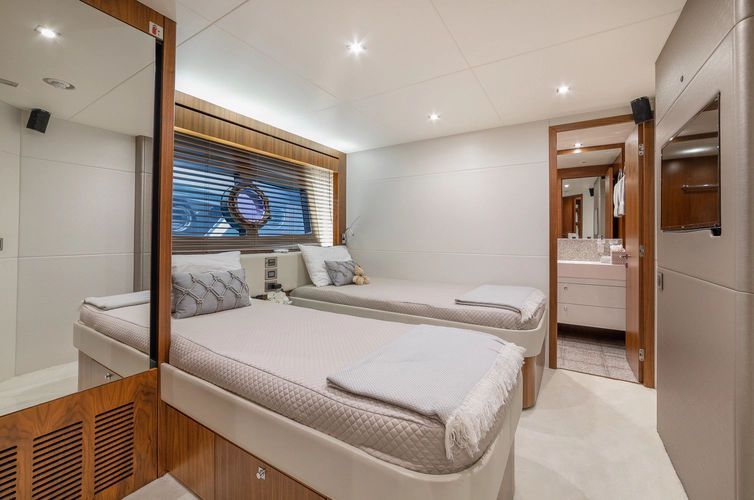 2015 Sunseeker 92 