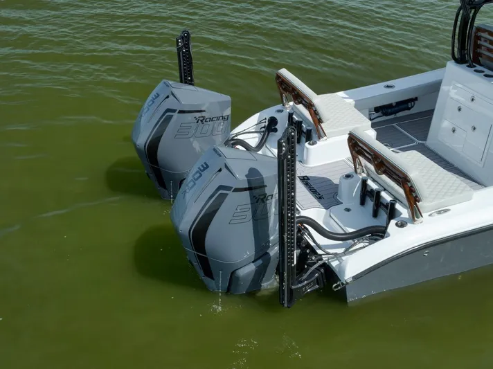 Blowin Scales Yacht Photos Pics 