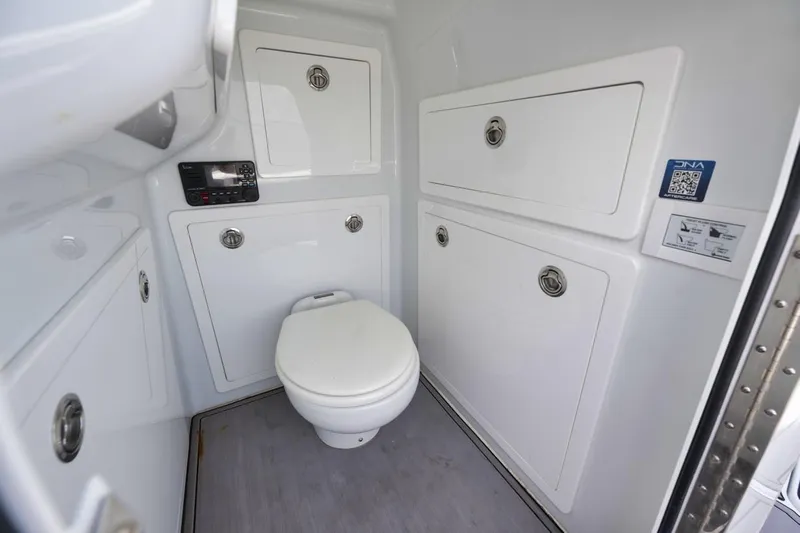 Blowin Scales Yacht Photos Pics 