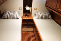 Twin cabin with striped pillows in 1984 De Groot UNIQUE MODEL yacht.