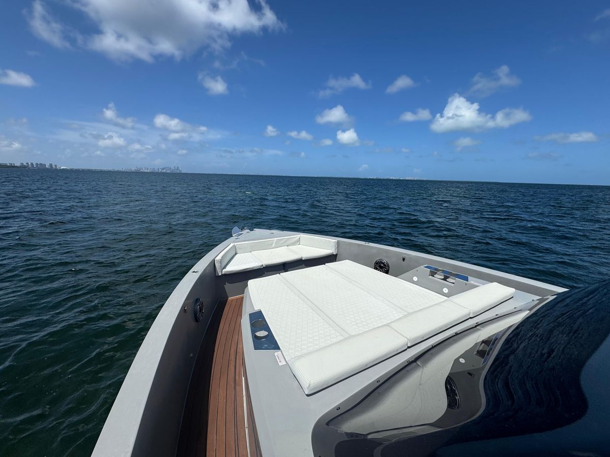 2021 De Antonio Yachts 42 