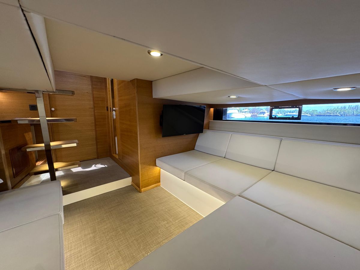 2021 De Antonio Yachts 42 