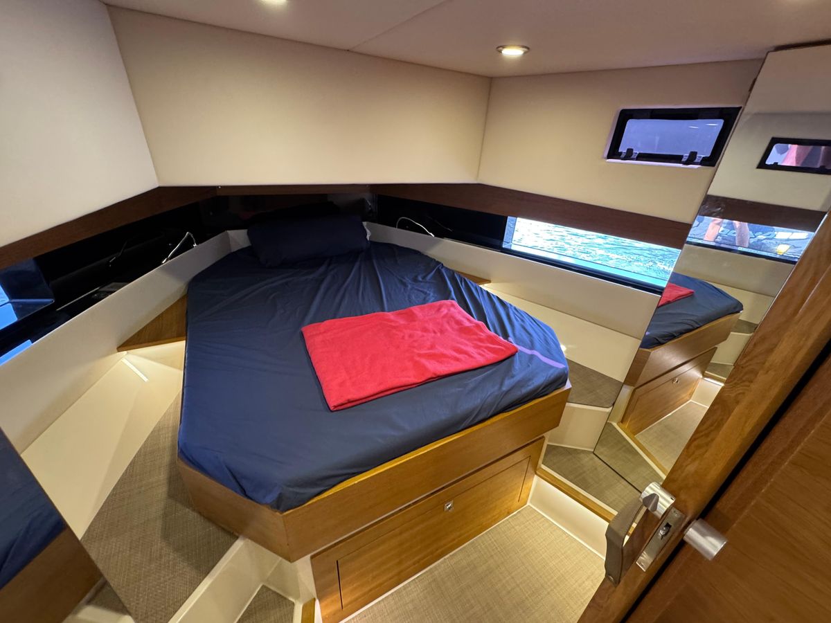 2021 De Antonio Yachts 42 