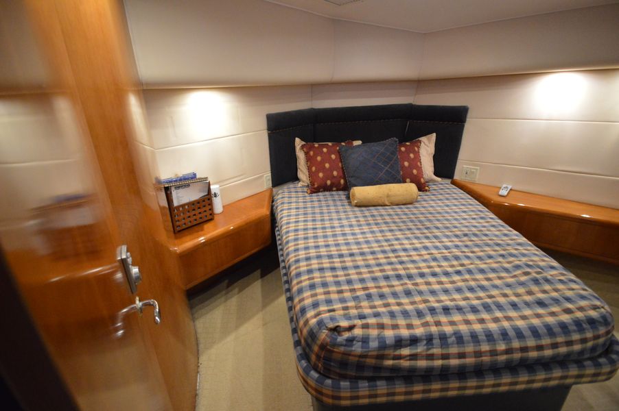 2001 Hatteras 60 Convertible