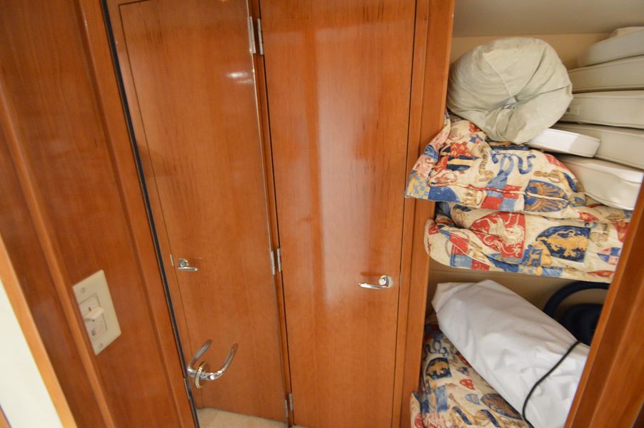 2001 Hatteras 60 Convertible