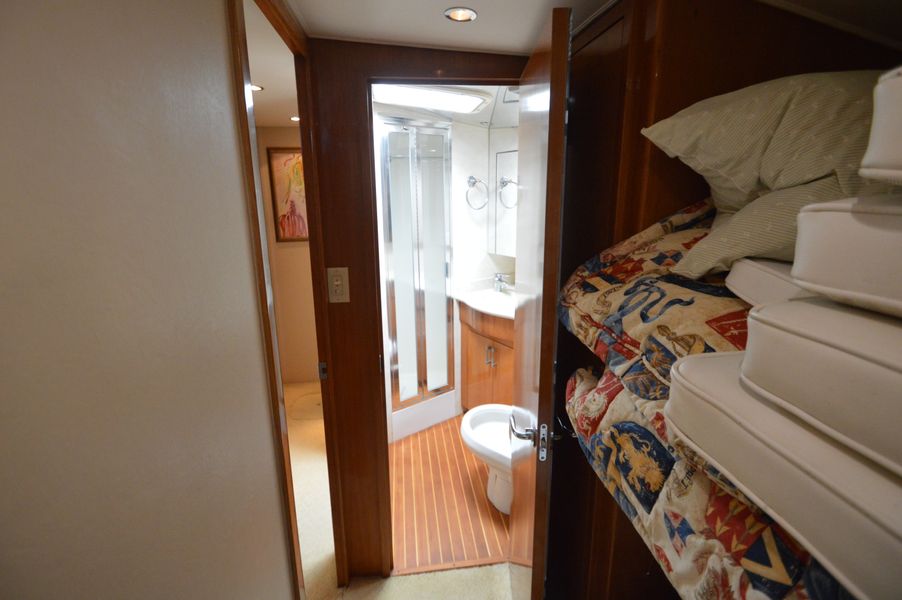 2001 Hatteras 60 Convertible