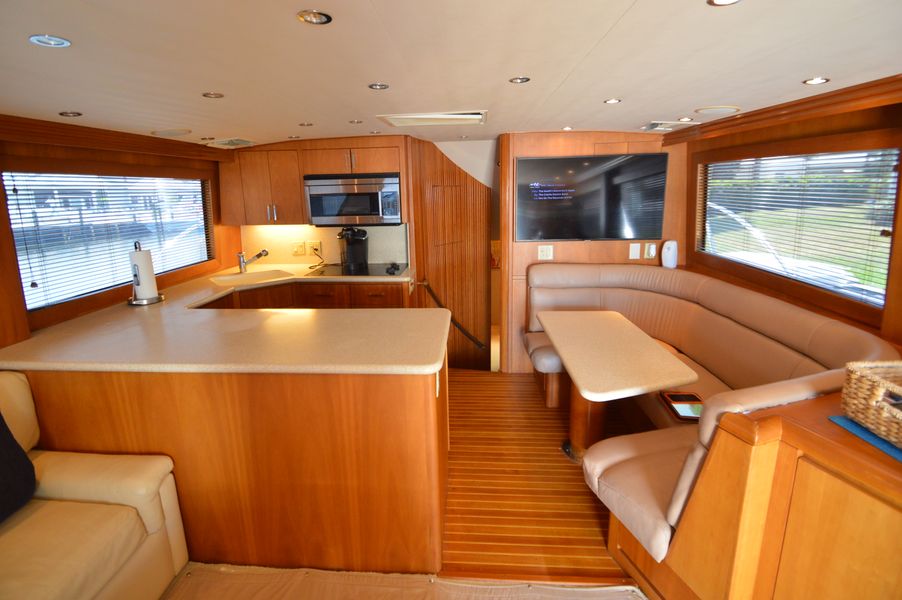 2001 Hatteras 60 Convertible