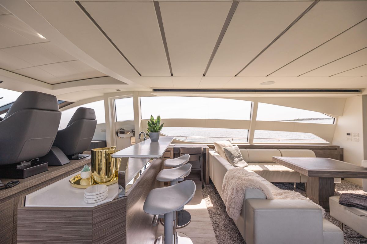 2017 Pershing 82 