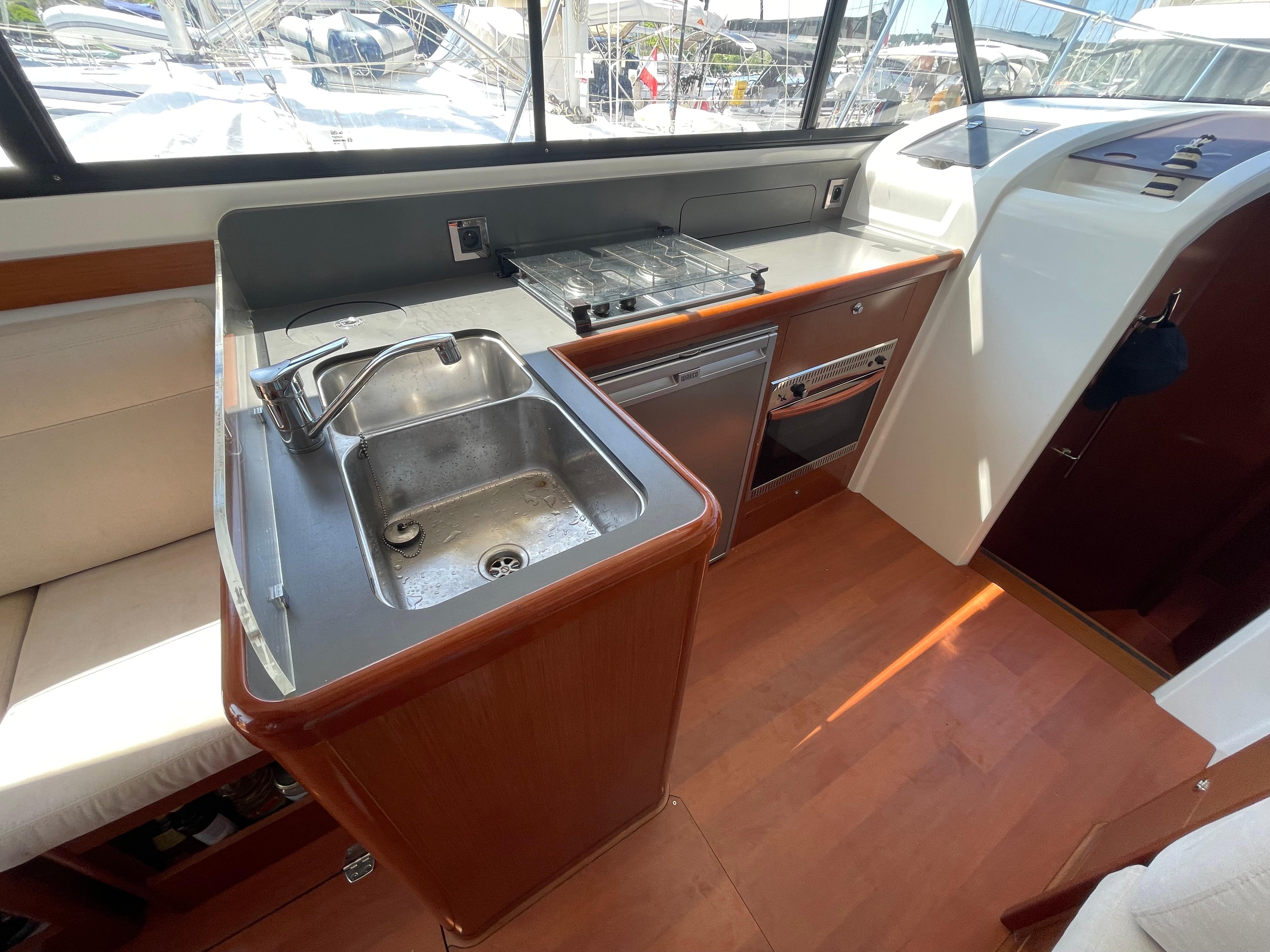 2012 Beneteau Antares 42 Cruiser for sale - YachtWorld